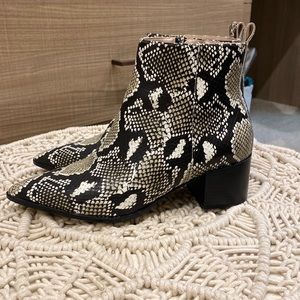 Saks Fifth Avenue Snakeskin Bootie. Size 8.5 like New hardly worn